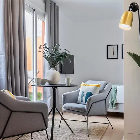 Santas Patronas, Maestranza Apartamento