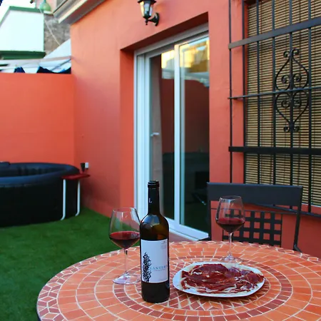 Santas Patronas, Maestranza Apartamento Sevilla