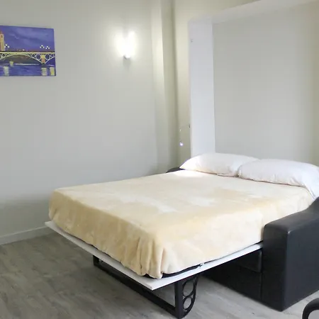 Santas Patronas, Maestranza Apartamento